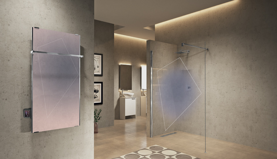 Brass Wall Towel Warmer - Hot Water
